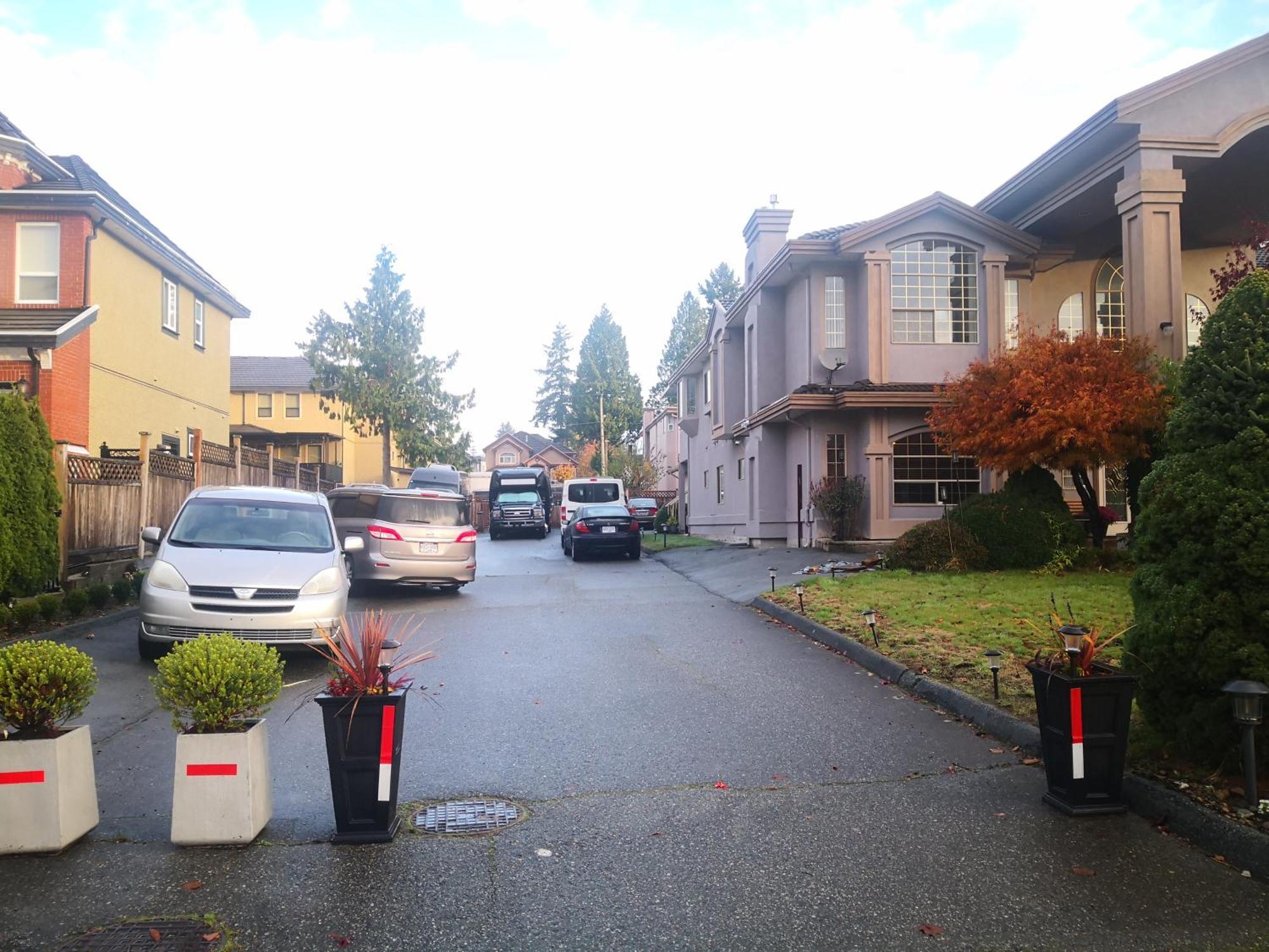 V.I.P. Club Apartment Surrey Exterior photo